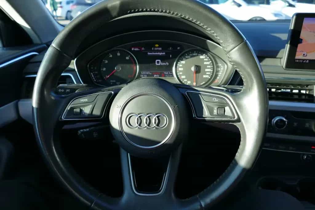 Audi A4 Avant 2.0 TFSI Bi-Xenon Navi Sitzheizung PDC 11/2017-photo-8