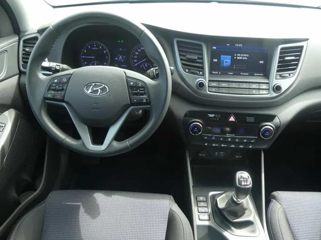 Hyundai TUCSON 1.6 Kamera Allwetter Tempomat Navi Sitzhe 03/2016-photo-10