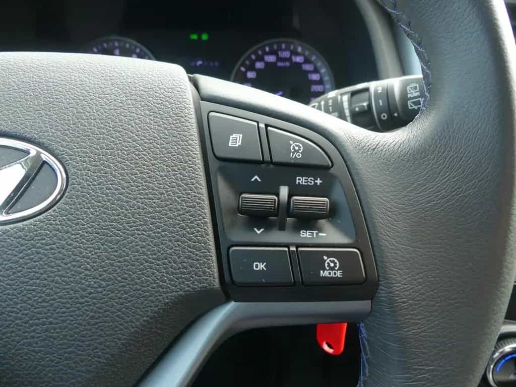 Hyundai TUCSON 1.6 Kamera Allwetter Tempomat Navi Sitzhe 03/2016-photo-22