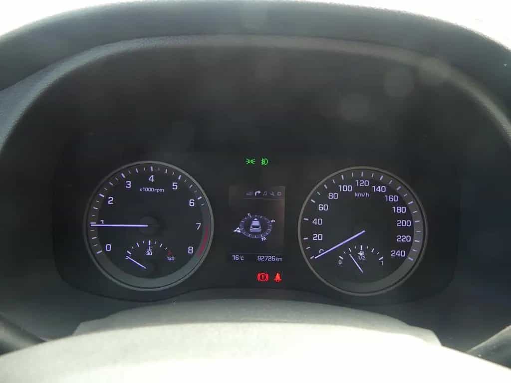 Hyundai TUCSON 1.6 Kamera Allwetter Tempomat Navi Sitzhe 03/2016-photo-24