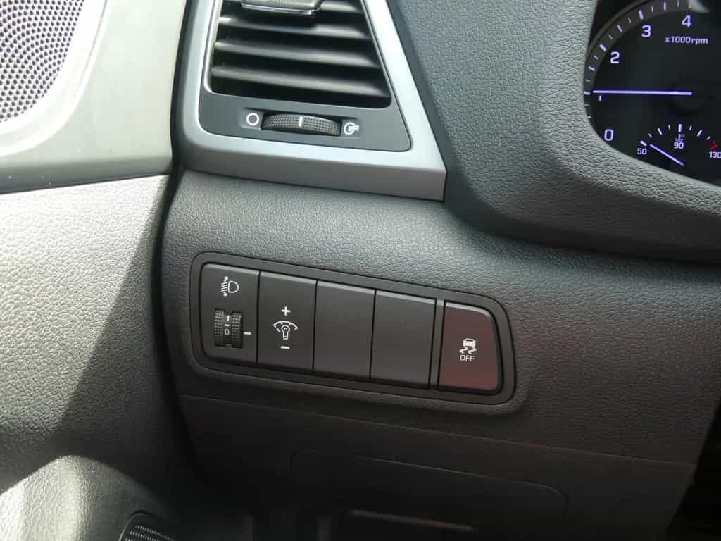Hyundai TUCSON 1.6 Kamera Allwetter Tempomat Navi Sitzhe 03/2016-photo-26