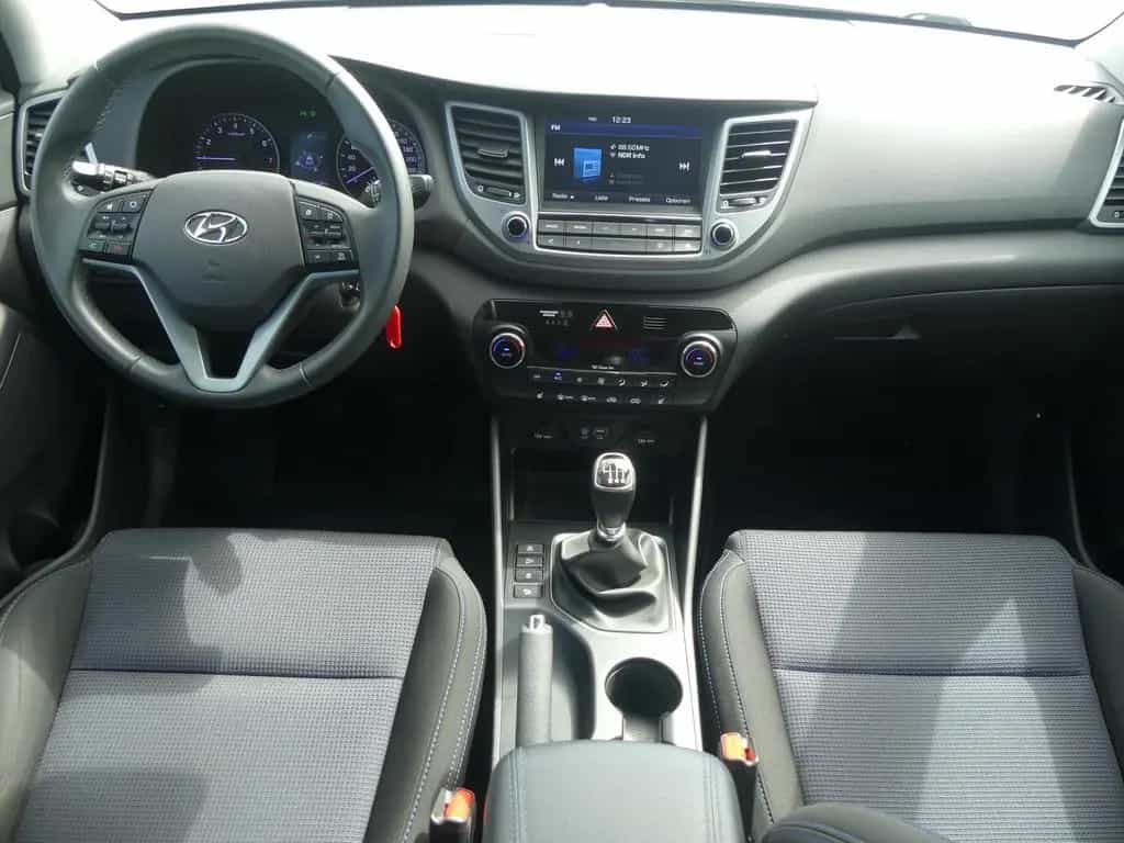 Hyundai TUCSON 1.6 Kamera Allwetter Tempomat Navi Sitzhe 03/2016-photo-9