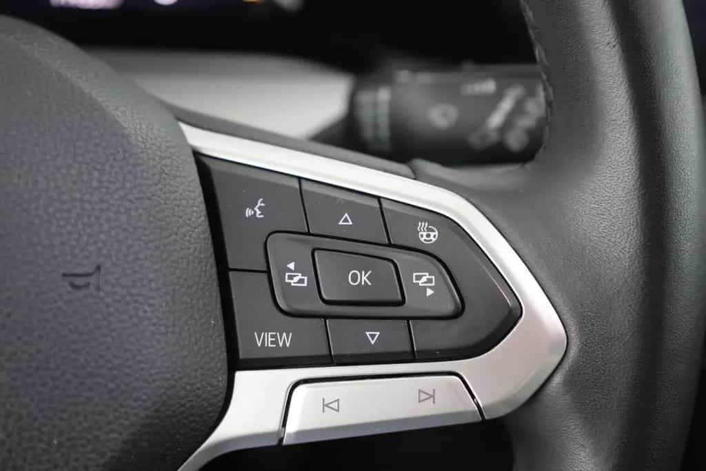 Volkswagen Golf VIII Variant 1.0 eTSI Life Standheizung ACC 01/2022-photo-13