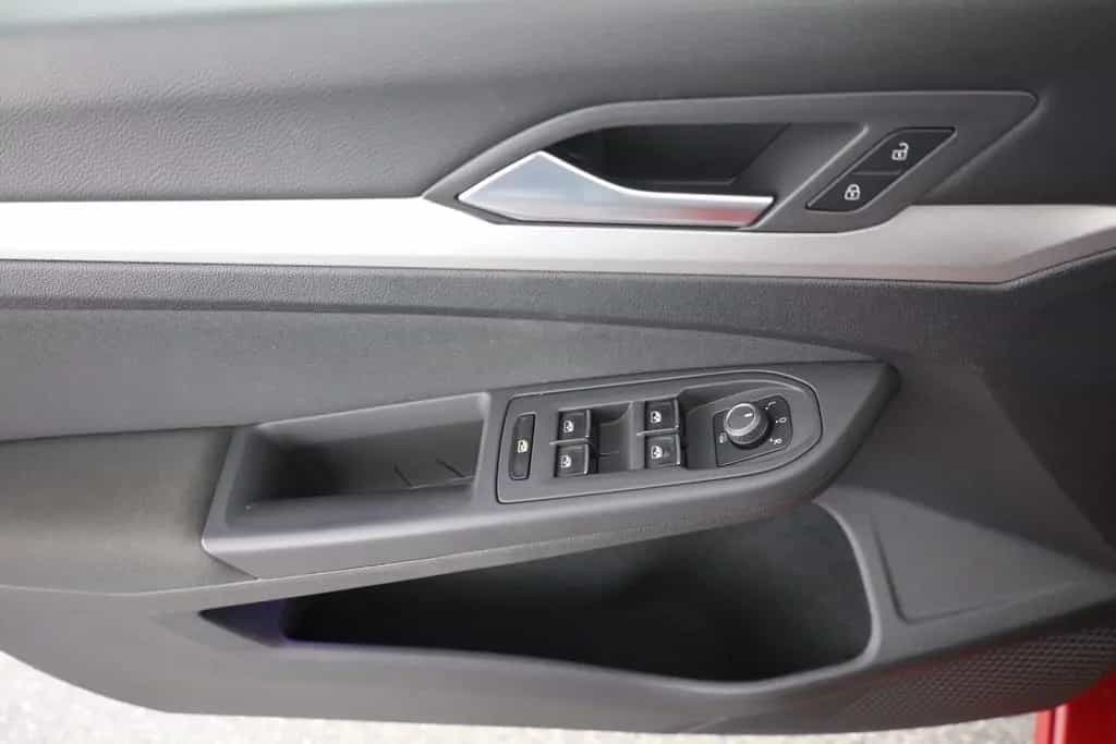 Volkswagen Golf VIII Variant 1.0 eTSI Life Standheizung ACC 01/2022-photo-18