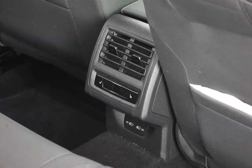 Volkswagen Golf VIII Variant 1.0 eTSI Life Standheizung ACC 01/2022-photo-24