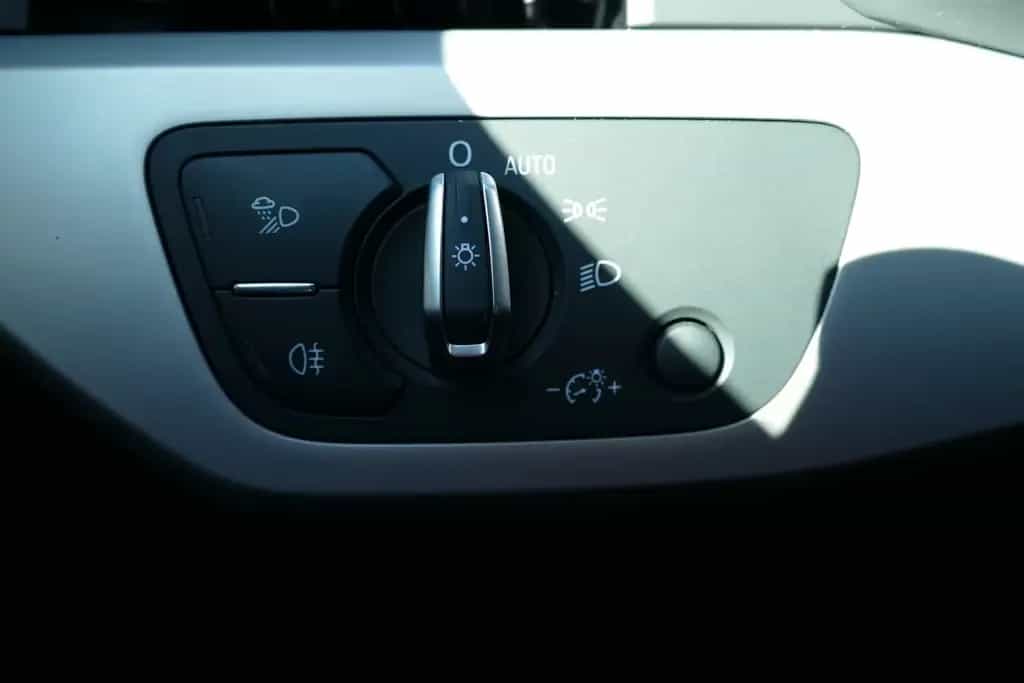 Audi A4 Avant 35 2.0 TFSI advanced DSG LED Navi ACC 12/2019-photo-17