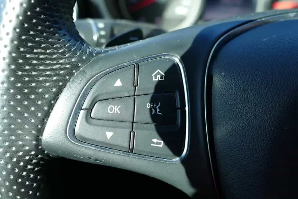 Mercedes-Benz C 180 C180 CGI Avantgarde LED Navi AHK Kamera 12/2016-photo-11