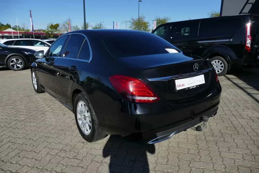 Mercedes-Benz C 180 C180 CGI Avantgarde LED Navi AHK Kamera 12/2016-photo-2