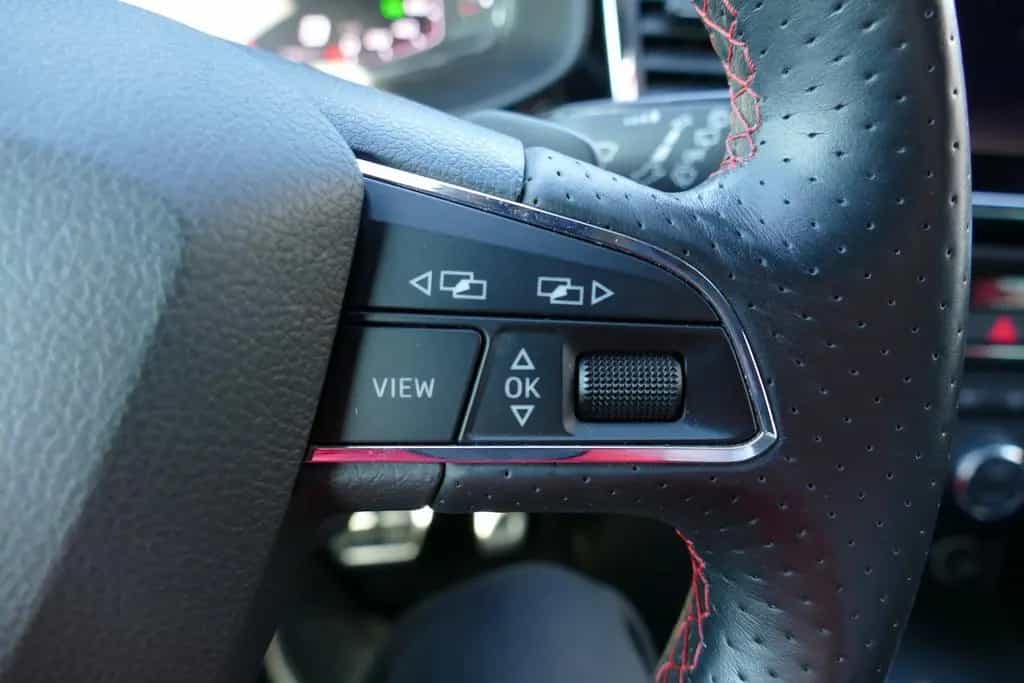 Seat Ateca 2.0 TSI FR 4Drive LED Sitzheizung Kamera 12/2019-photo-12