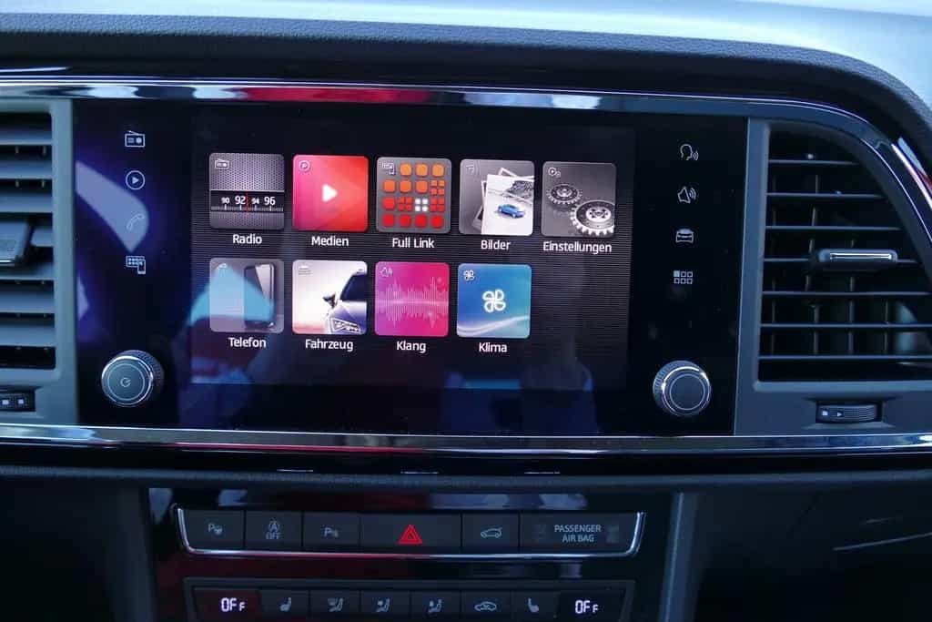 Seat Ateca 2.0 TSI FR 4Drive LED Sitzheizung Kamera 12/2019-photo-23
