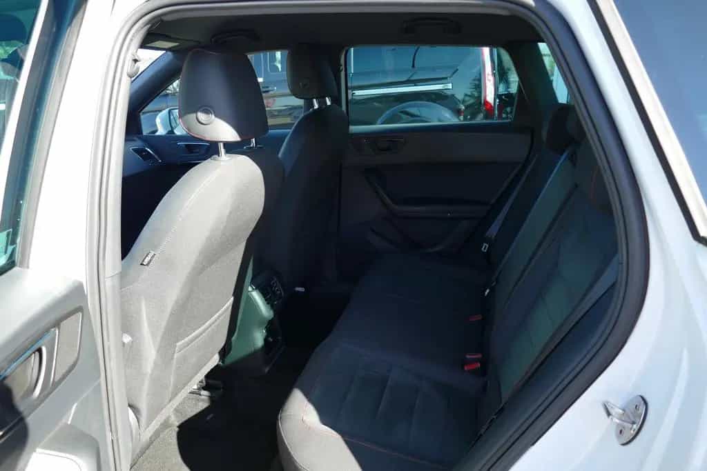 Seat Ateca 2.0 TSI FR 4Drive LED Sitzheizung Kamera 12/2019-photo-28