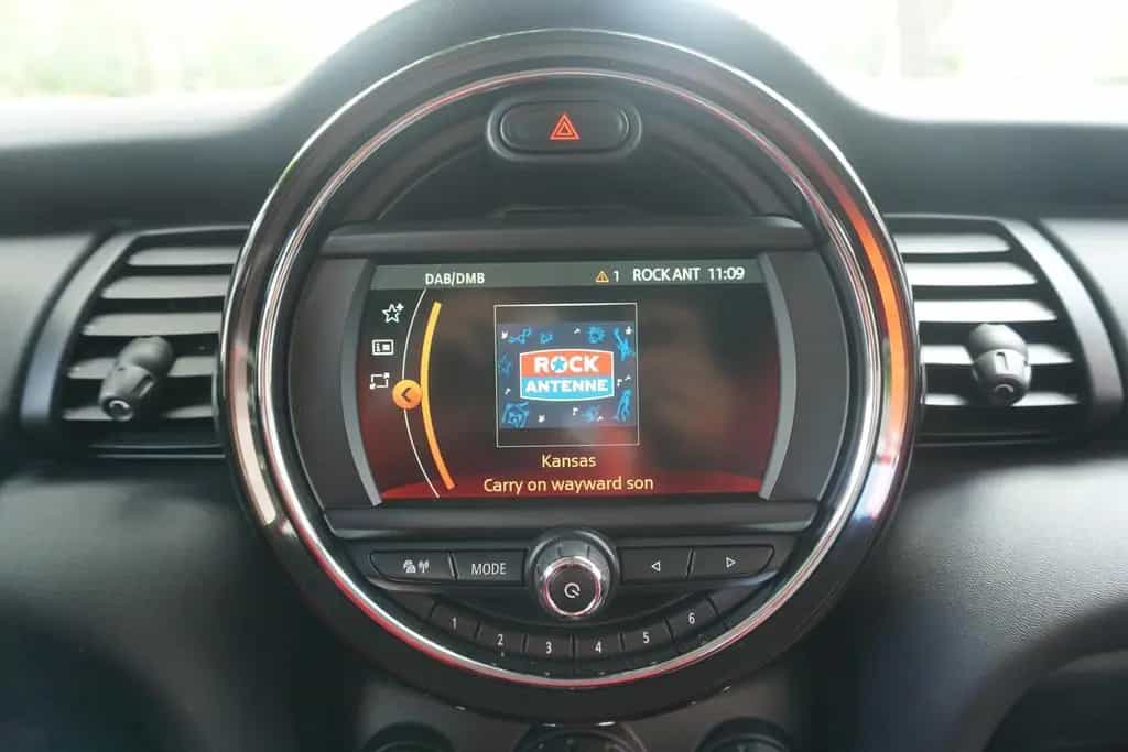 MINI ONE Mini 1.5 One LED Sportsitze PDC USB Bluetooth 04/2021-photo-16