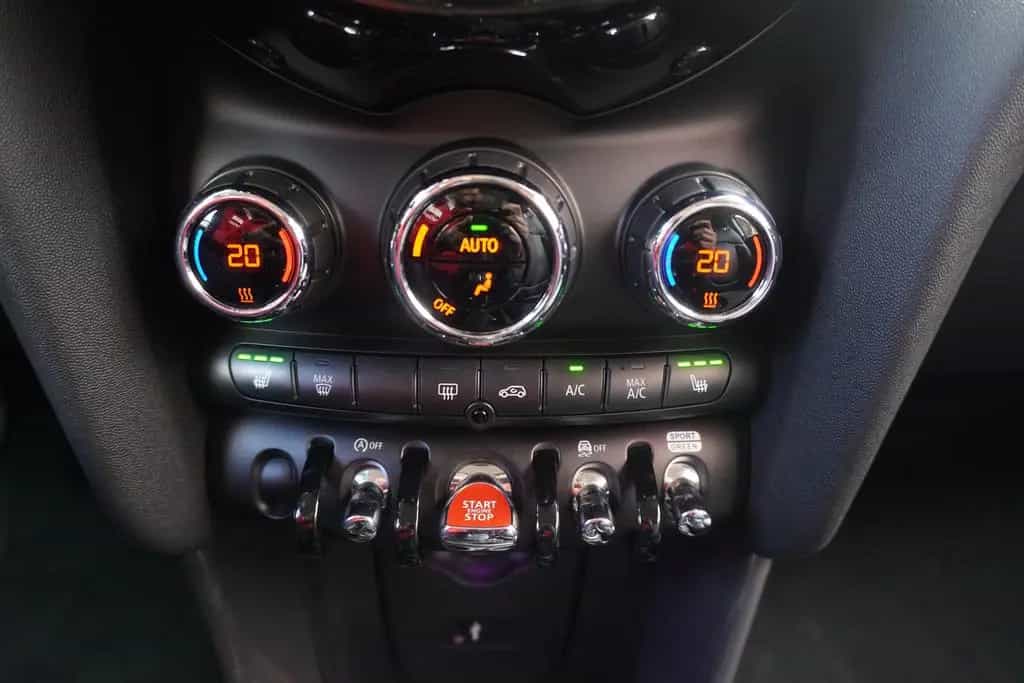 MINI ONE Mini 1.5 One LED Sportsitze PDC USB Bluetooth 04/2021-photo-18