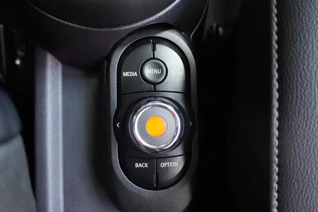 MINI ONE Mini 1.5 One LED Sportsitze PDC USB Bluetooth 04/2021-photo-19