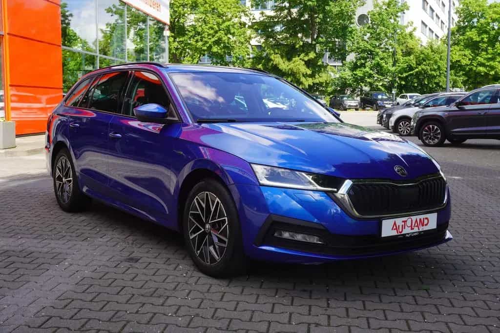 Skoda Octavia Combi 1.5 TSI Clever Navi 4x Sitzheizung 11/2021-photo-3