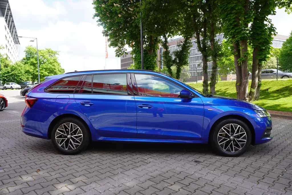 Skoda Octavia Combi 1.5 TSI Clever Navi 4x Sitzheizung 11/2021-photo-4