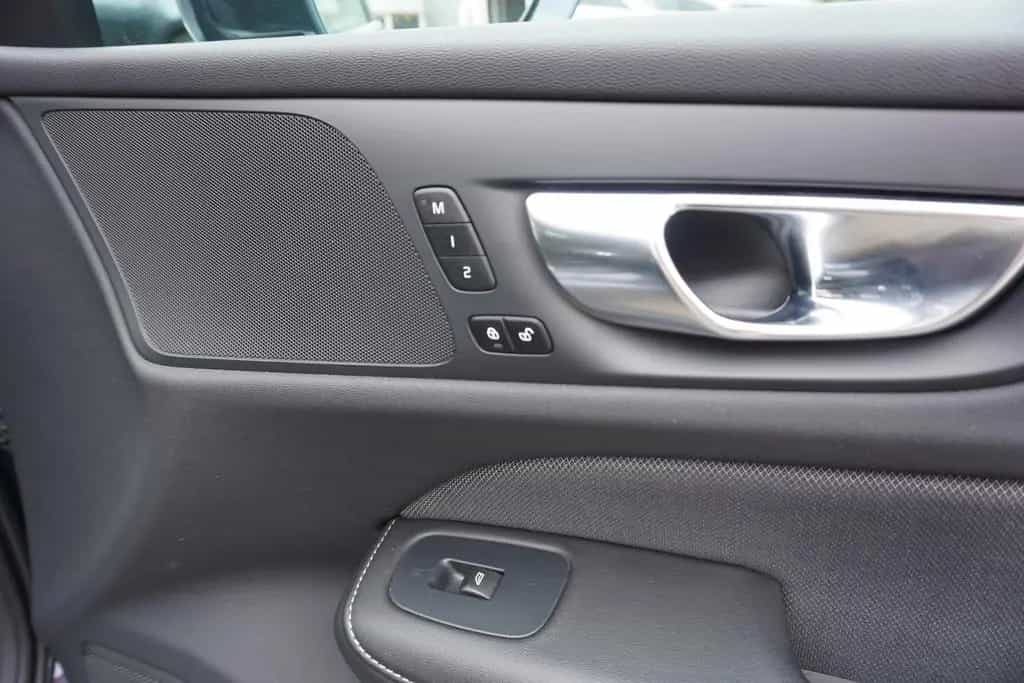 Volvo V60 Kombi 2.0 B4 M-Hybrid LED Virtual Cockpit Na 12/2022-photo-14
