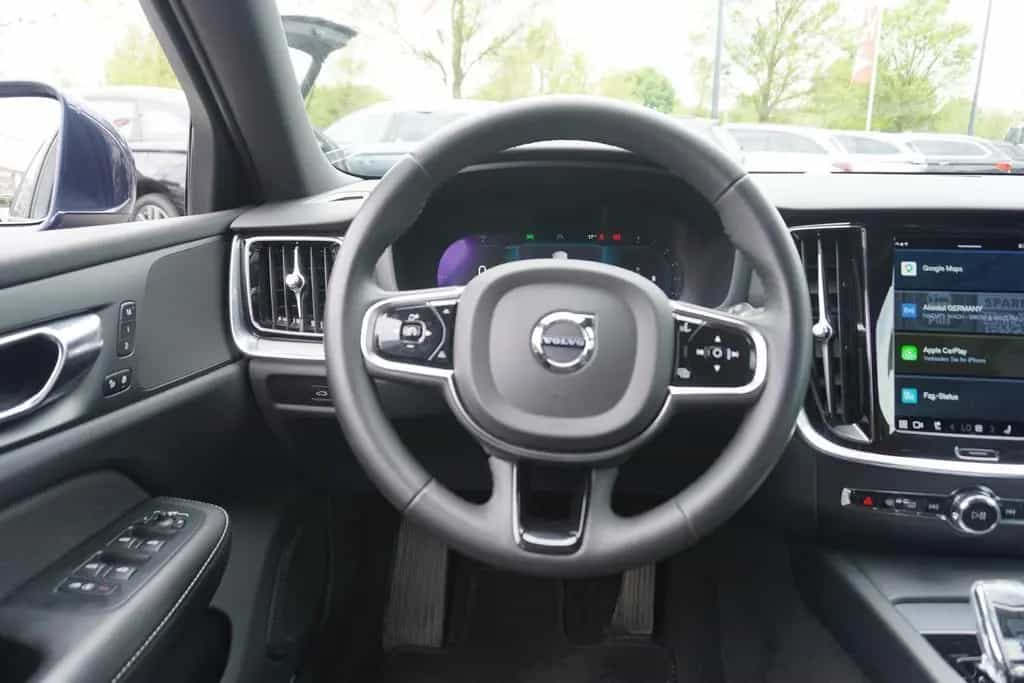 Volvo V60 Kombi 2.0 B4 M-Hybrid LED Virtual Cockpit Na 12/2022-photo-18