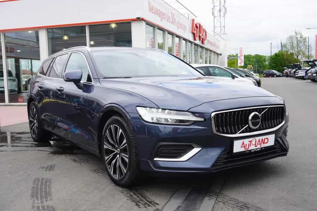 Volvo V60 Kombi 2.0 B4 M-Hybrid LED Virtual Cockpit Na 12/2022-photo-2