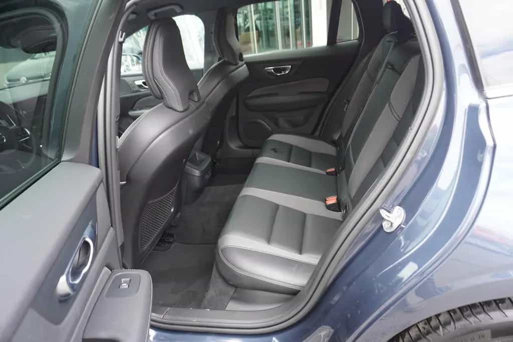 Volvo V60 Kombi 2.0 B4 M-Hybrid LED Virtual Cockpit Na 12/2022-photo-21
