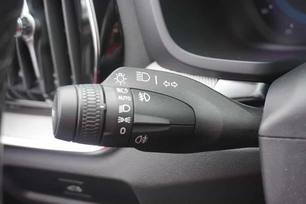 Volvo V60 Kombi 2.0 B4 M-Hybrid LED Virtual Cockpit Na 12/2022-photo-23