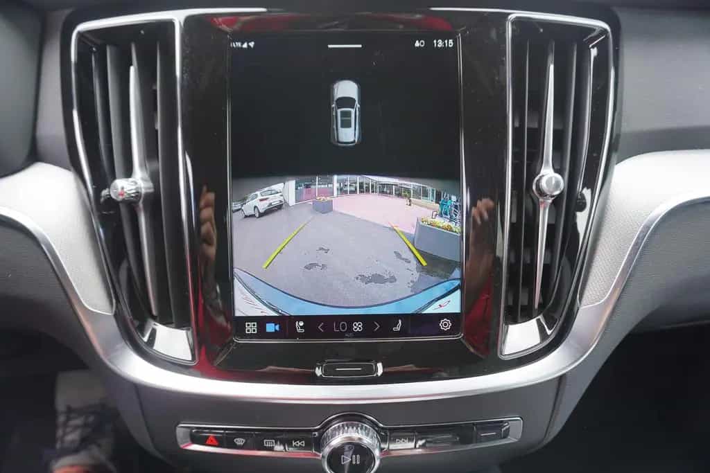 Volvo V60 Kombi 2.0 B4 M-Hybrid LED Virtual Cockpit Na 12/2022-photo-27