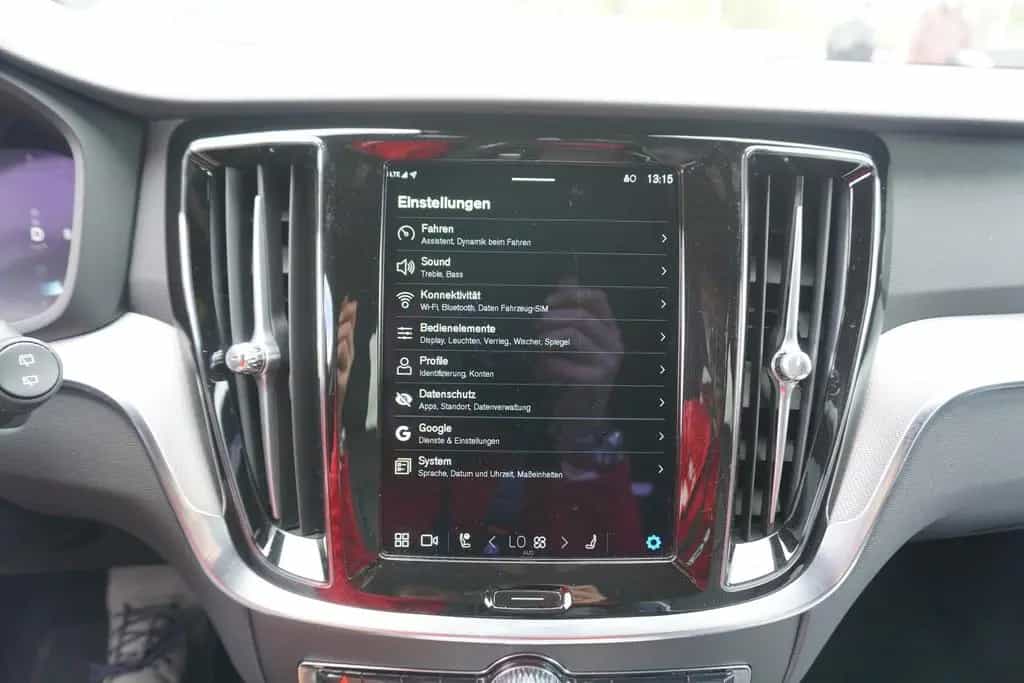 Volvo V60 Kombi 2.0 B4 M-Hybrid LED Virtual Cockpit Na 12/2022-photo-30
