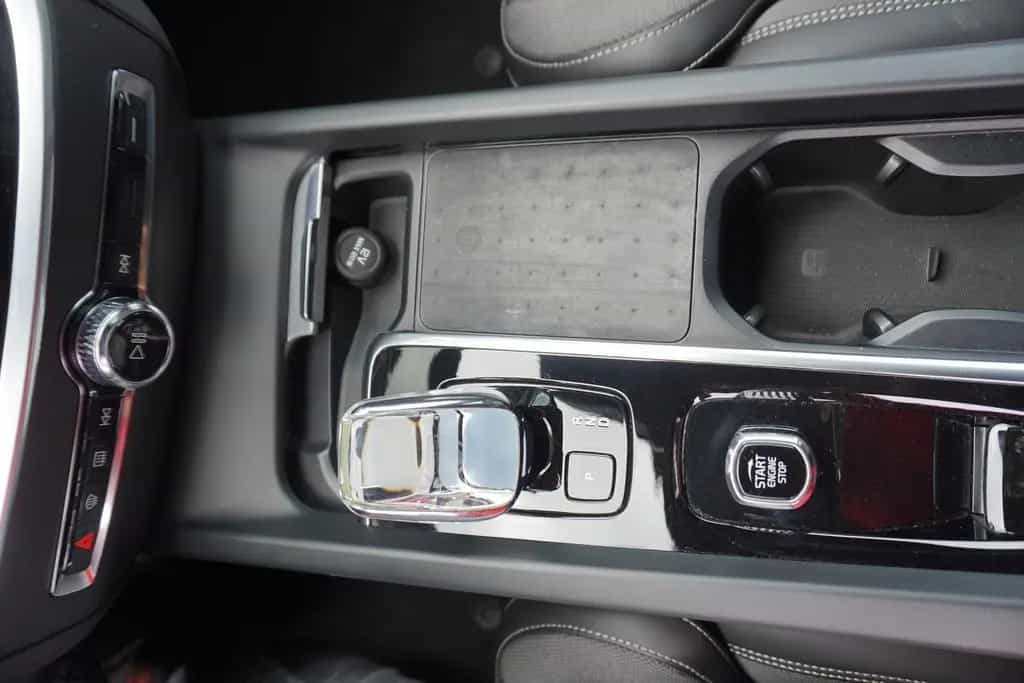 Volvo V60 Kombi 2.0 B4 M-Hybrid LED Virtual Cockpit Na 12/2022-photo-34