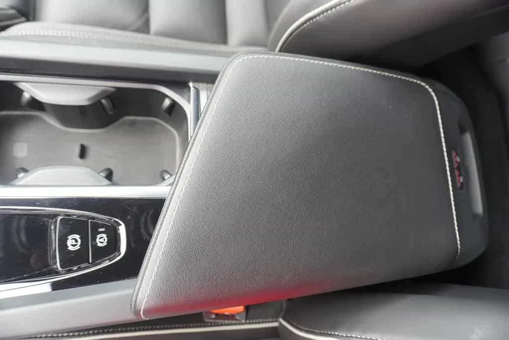 Volvo V60 Kombi 2.0 B4 M-Hybrid LED Virtual Cockpit Na 12/2022-photo-35