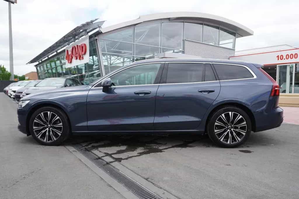 Volvo V60 Kombi 2.0 B4 M-Hybrid LED Virtual Cockpit Na 12/2022-photo-7