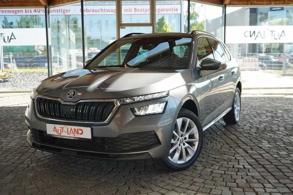 Skoda Kamiq 1.0 Tour LED Kamera Sitzheizung Tempomat 11/2023-photo-1