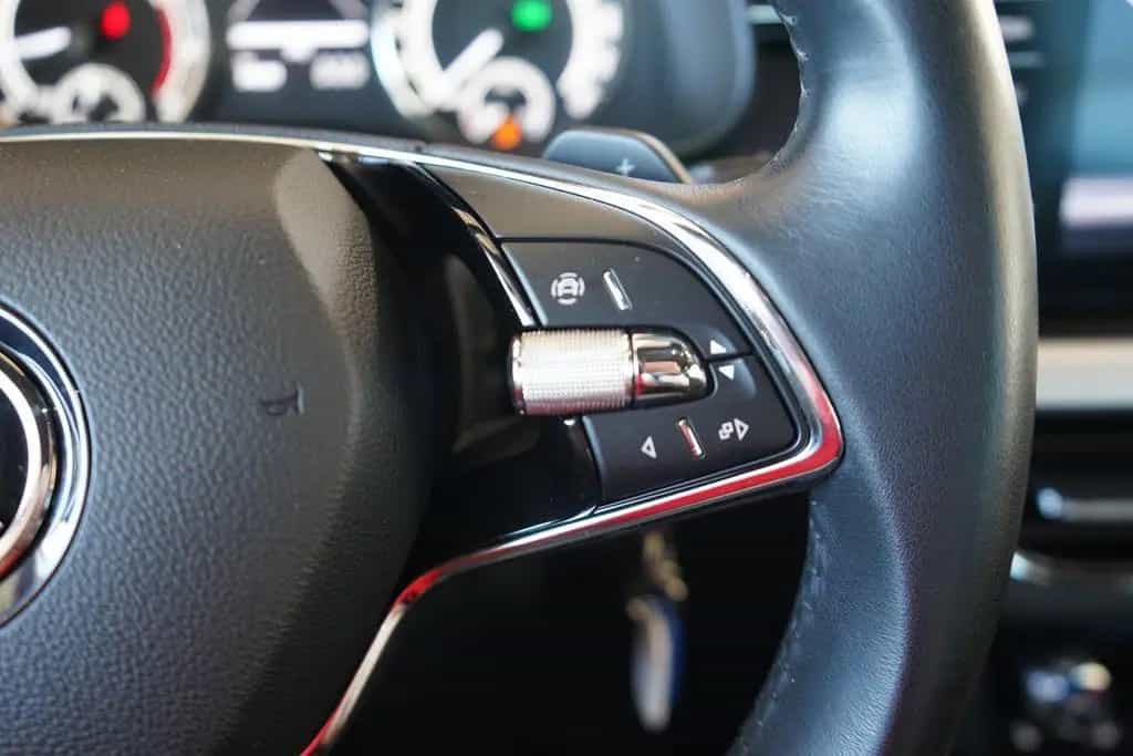 Skoda Kamiq 1.0 Tour LED Kamera Sitzheizung Tempomat 11/2023-photo-16