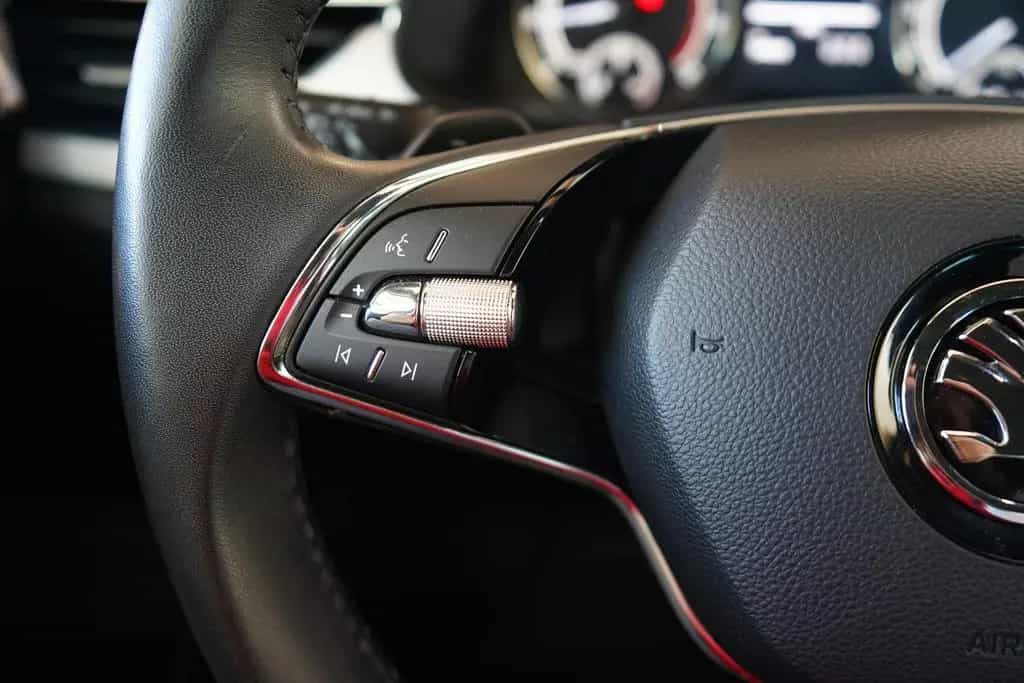 Skoda Kamiq 1.0 Tour LED Kamera Sitzheizung Tempomat 11/2023-photo-17
