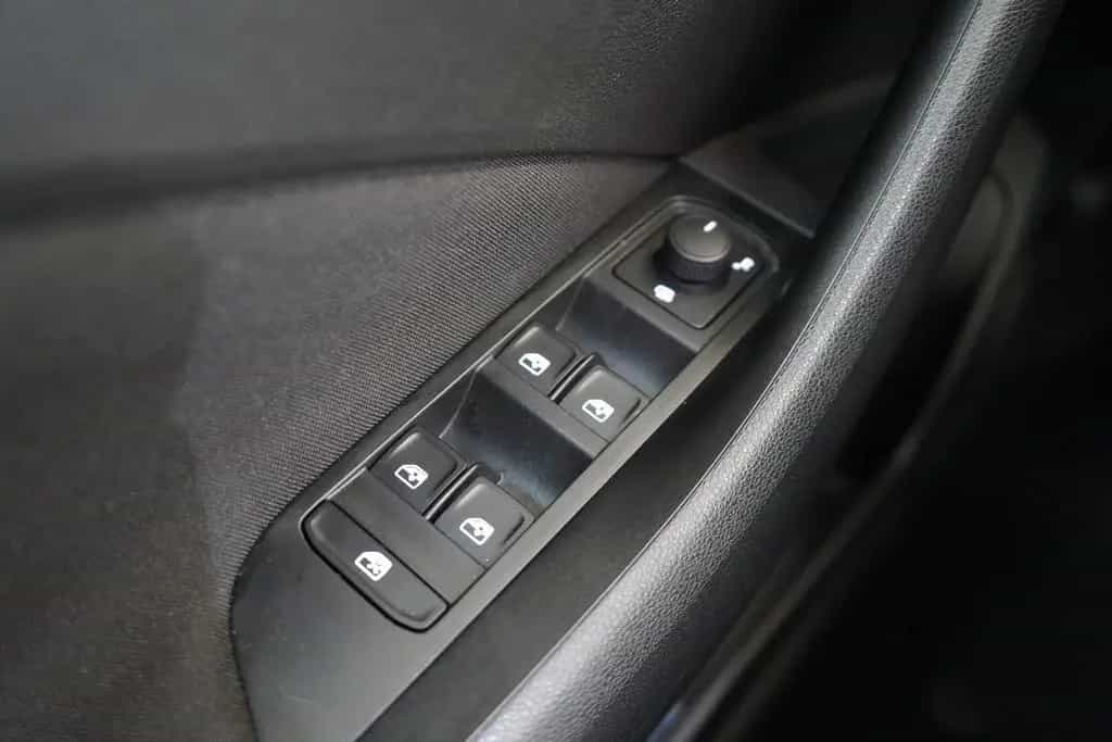 Skoda Kamiq 1.0 Tour LED Kamera Sitzheizung Tempomat 11/2023-photo-28