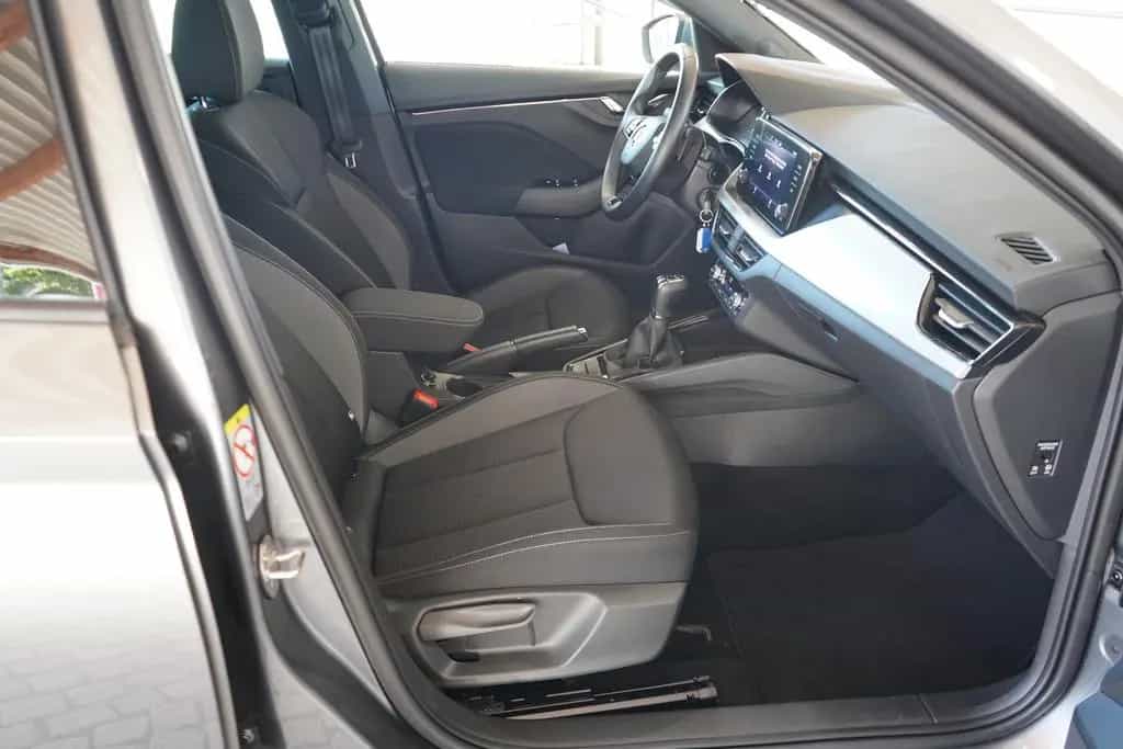Skoda Kamiq 1.0 Tour LED Kamera Sitzheizung Tempomat 11/2023-photo-30