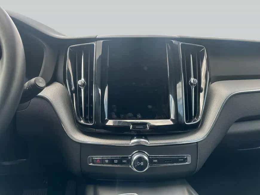 Volvo XC60 B4 D AWD Plus Dark 04/2023-photo-14