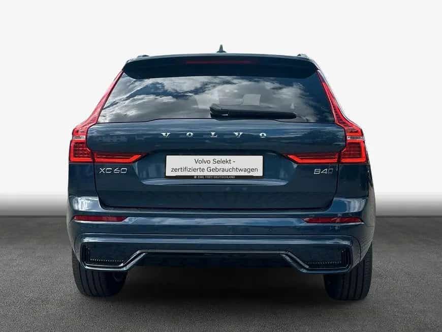 Volvo XC60 B4 D AWD Plus Dark 04/2023-photo-6
