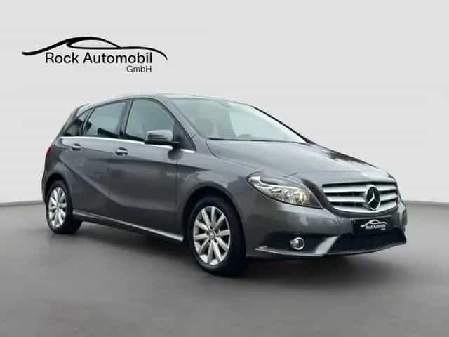 Mercedes-Benz B 180 7G-DCT Automatik *Garantie* 05/2014-photo-2