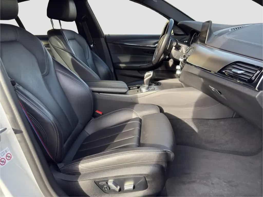 BMW M5 xDrive Carbon M Driver's Package 06/2019-photo-12