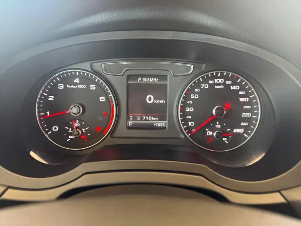 Audi Q3 design+2Hand+PDC+NAV+8Fach+V.Hist. 10/2017-photo-37