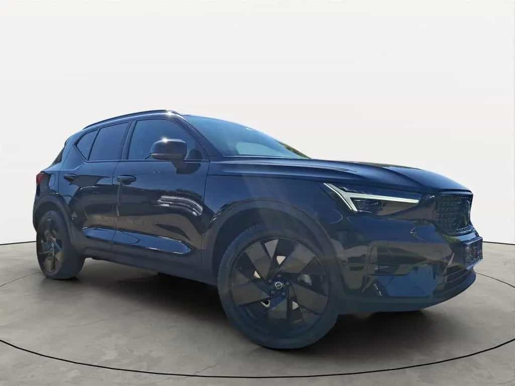 Volvo XC40 B3 Black Edition Plus 360° PANO AHK LED 20" 04/2025-photo-0
