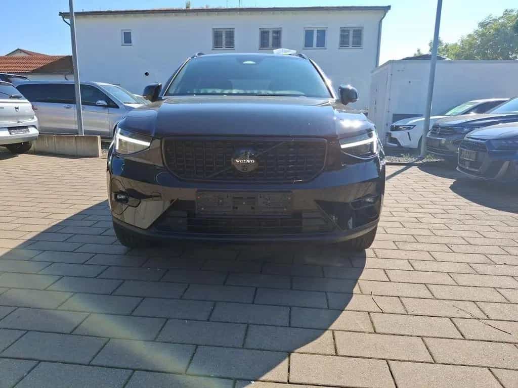Volvo XC40 B3 Black Edition Plus 360° PANO AHK LED 20" 04/2025-photo-18