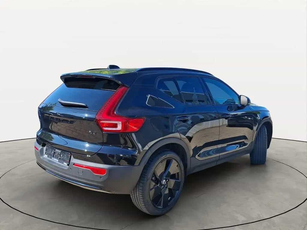 Volvo XC40 B3 Black Edition Plus 360° PANO AHK LED 20" 04/2025-photo-2