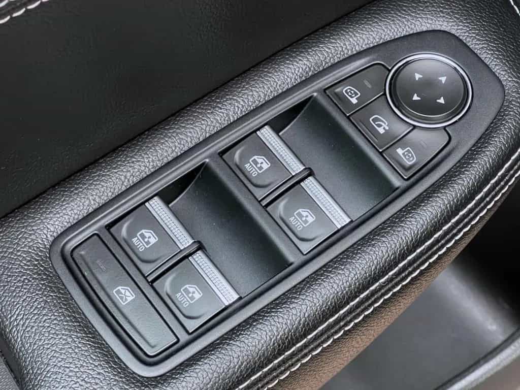 Renault Arkana TECHNO 1,4 AUTOM KAM VIRTUAL ACC GARANTIE 08/2023-photo-38