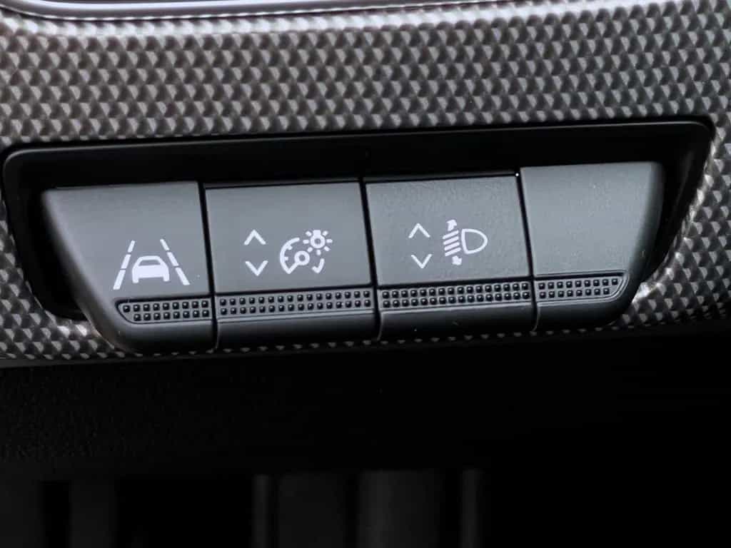Renault Arkana TECHNO 1,4 AUTOM KAM VIRTUAL ACC GARANTIE 08/2023-photo-39