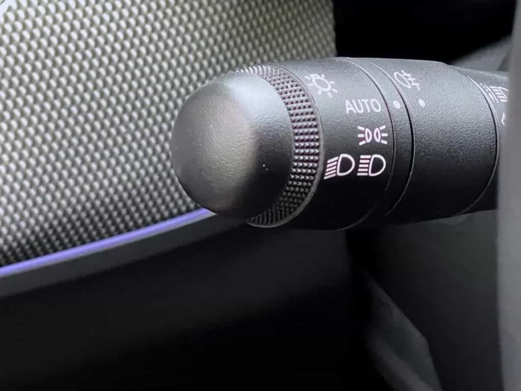 Renault Arkana TECHNO 1,4 AUTOM KAM VIRTUAL ACC GARANTIE 08/2023-photo-40