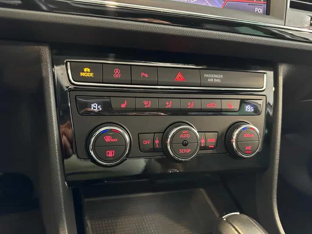 Seat Leon FR|Aut.|Pano|Leder|Beats|ACC|DAB|Garantie 12/2018-photo-23