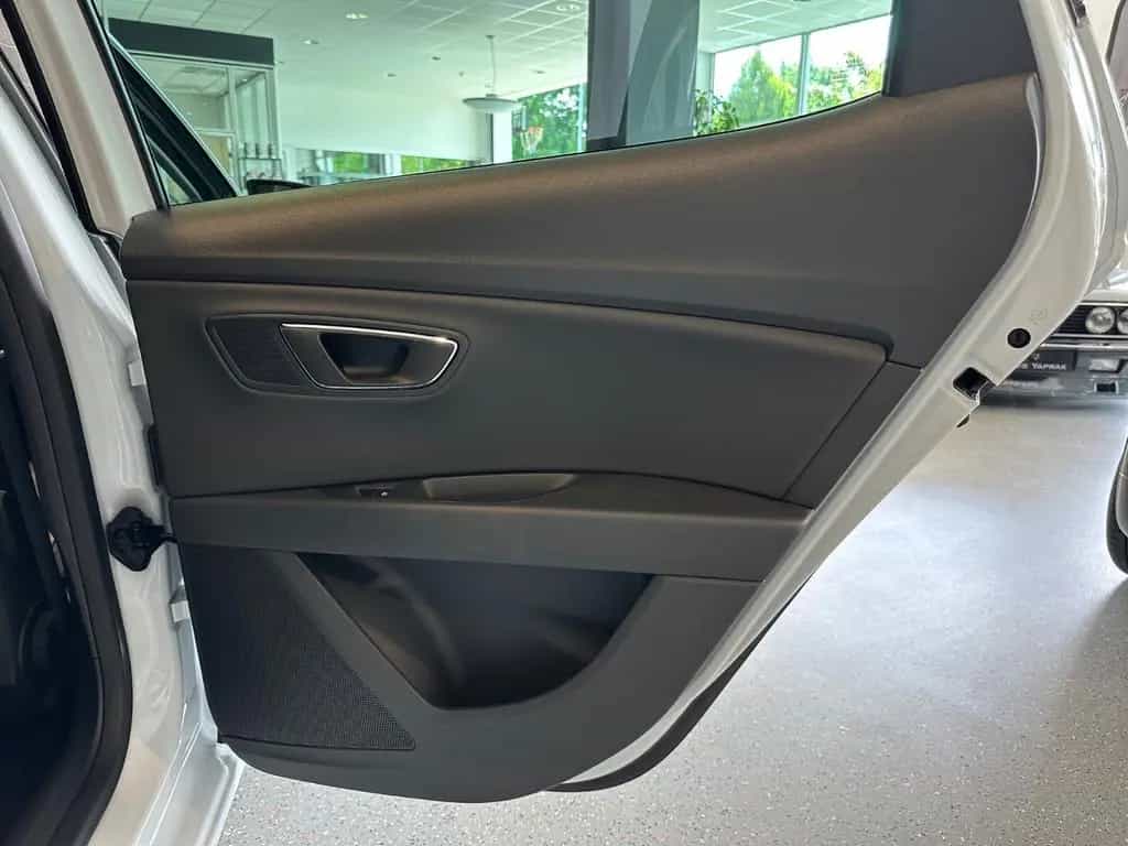 Seat Leon FR|Aut.|Pano|Leder|Beats|ACC|DAB|Garantie 12/2018-photo-35