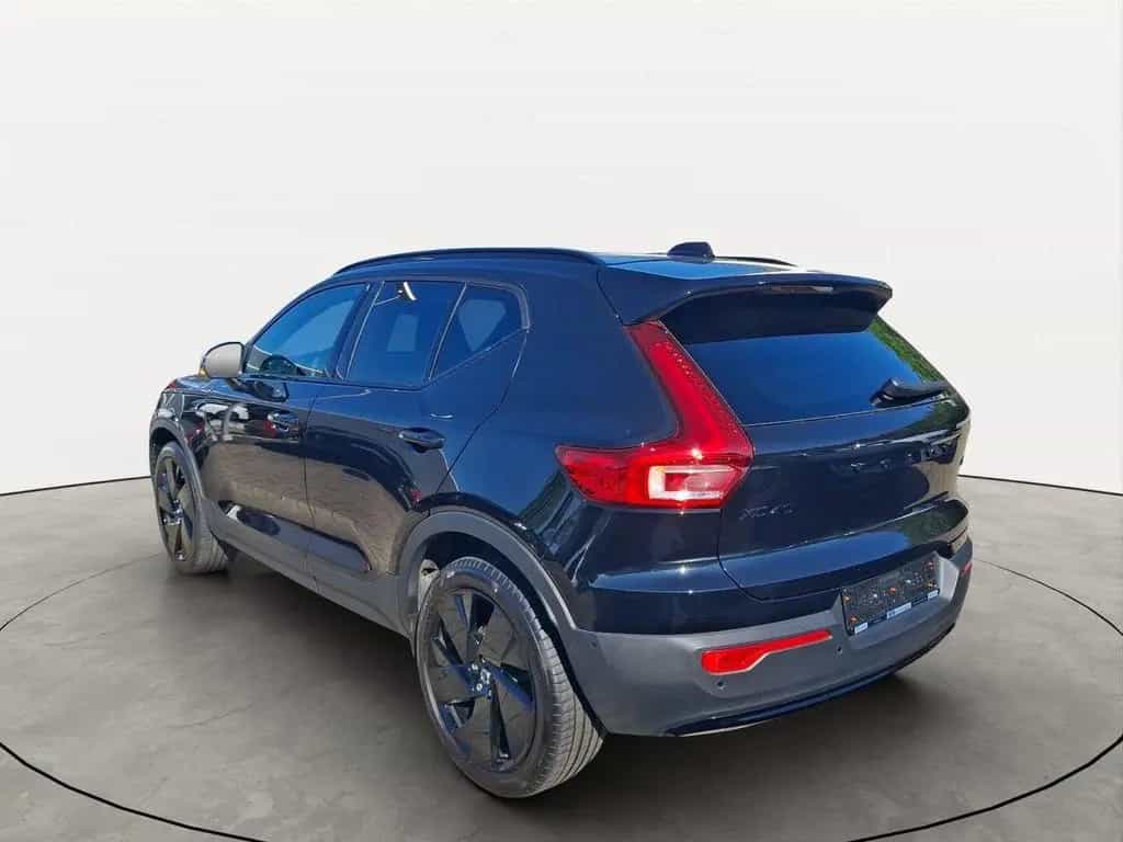 Volvo XC40 B3 Black Edition Plus 360° PANO AHK LED 20" 04/2025-photo-4