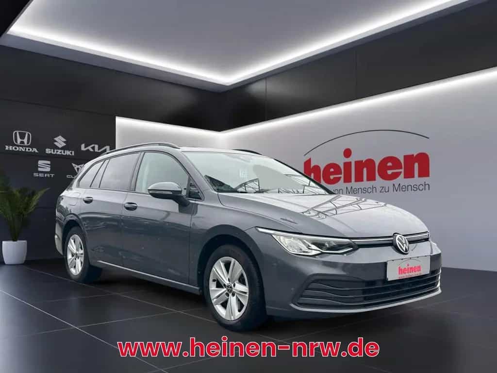 Volkswagen Golf VIII Variant 2.0 TDI Life DSG NAVI LED AHK 08/2021-photo-1